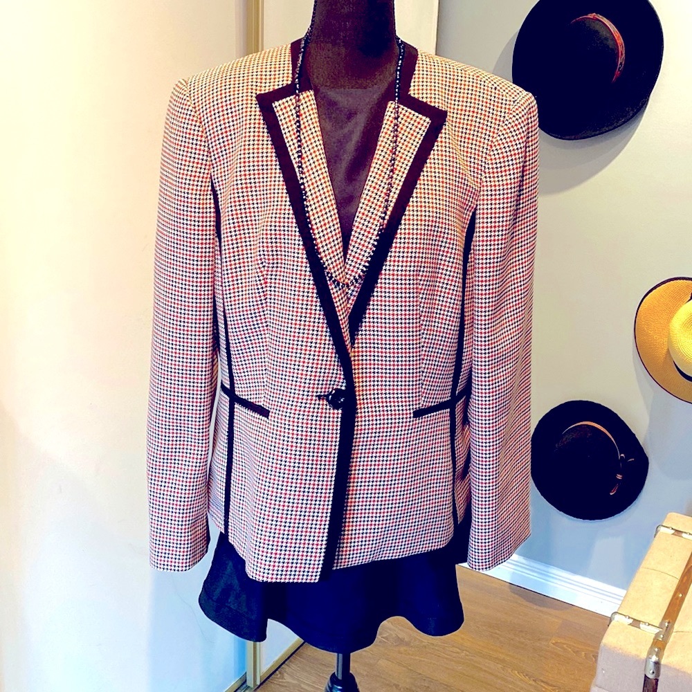 🌟 Beautiful Houndstooth Blazer - Picture 1 of 14